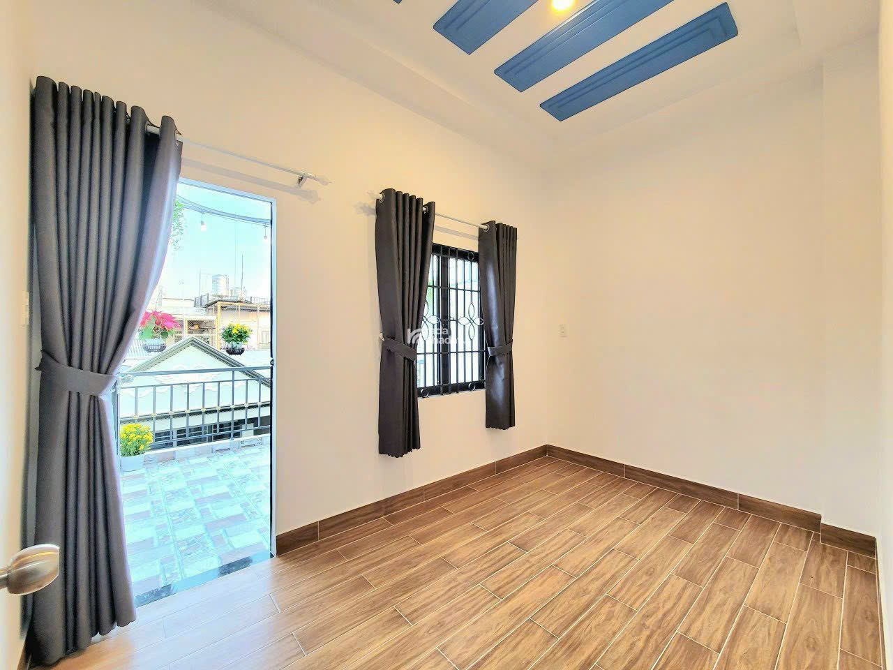 Bán nhà hẻm 5m Nguyễn Xí, P26, Q. Bình Thạnh DT 59m2, giá 2tỷ550tr đang cho thuê 15tr/tháng. Sổ sẵn