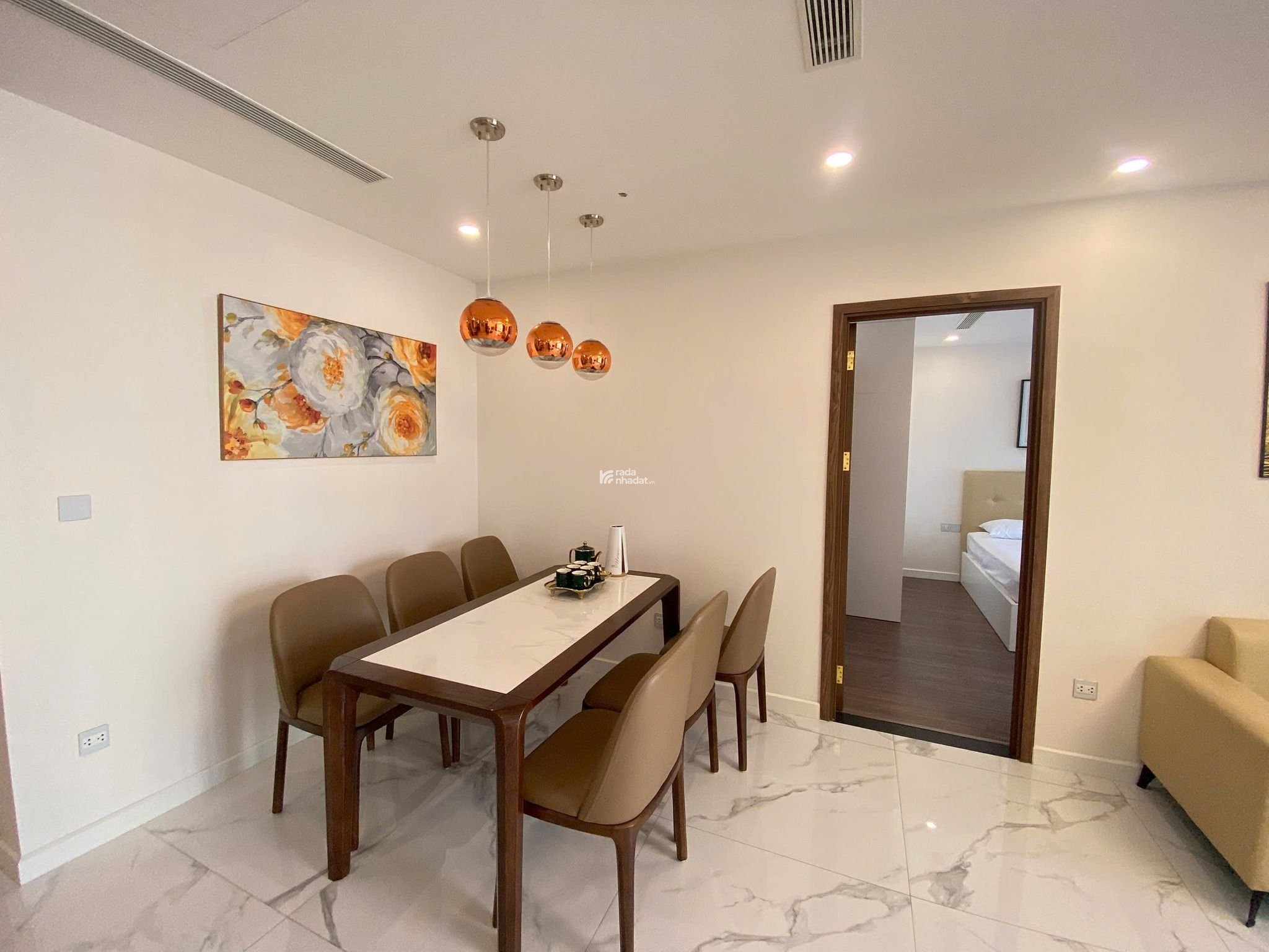 Cho thuê 2PN 1VS Green Bay 13,5triệu , vào luôn, tầng trung. Liên hệ em Quyền 0918 269 ***