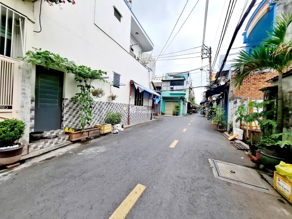 NGAY KHÁCH SẠN ĐÊ NHẤT, HXH HIỆP NHẤT, TÂN BÌNH, 35M2 TIỆN XÂY. GIẢM 350TR CHỈ 4T 