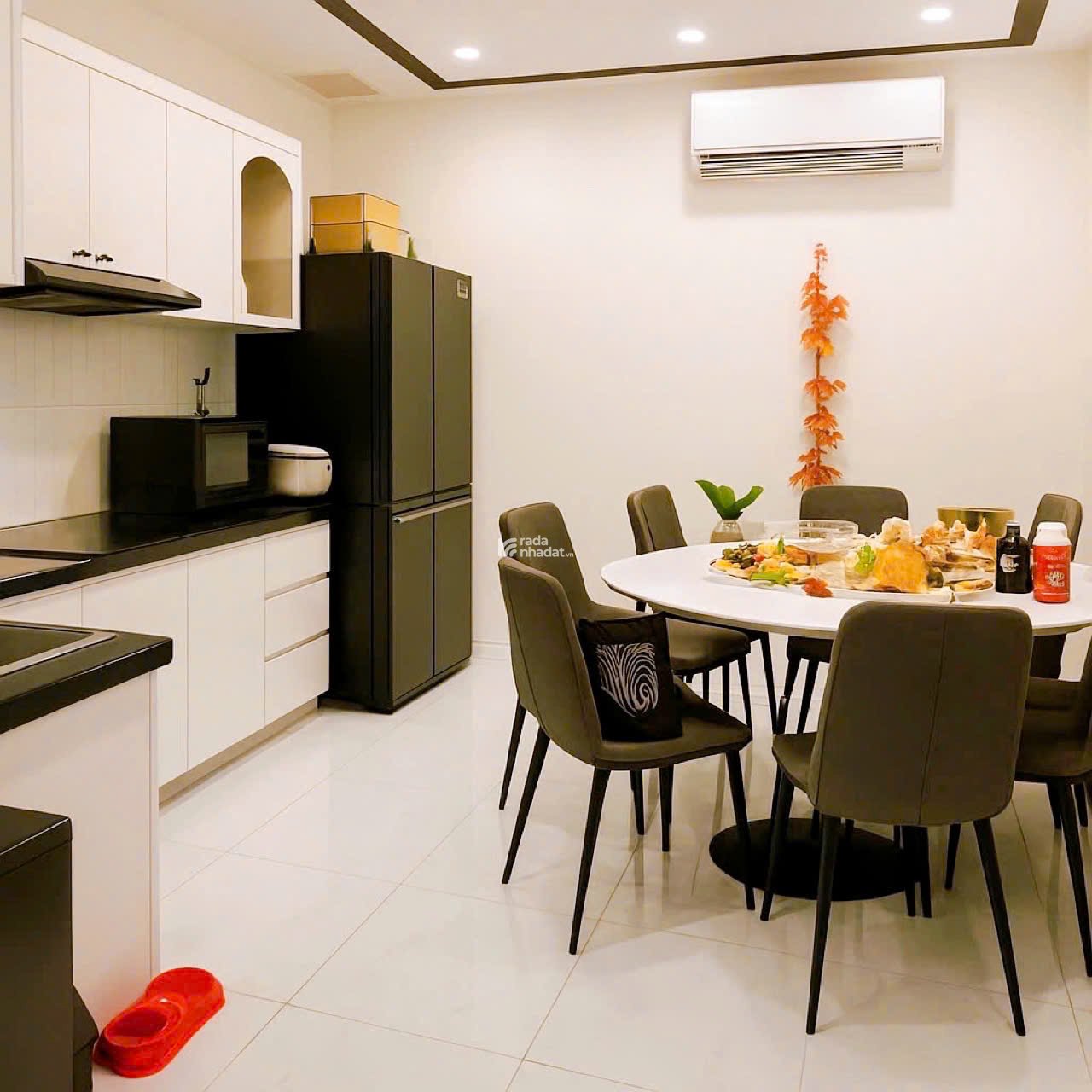 Nhà đẹp Hẻm Ô tô Cách Mạng Tháng Tám - QUẬN 10 - 3 Tầng - Sổ vuông 3.6x14 m - 12.9 tỷ