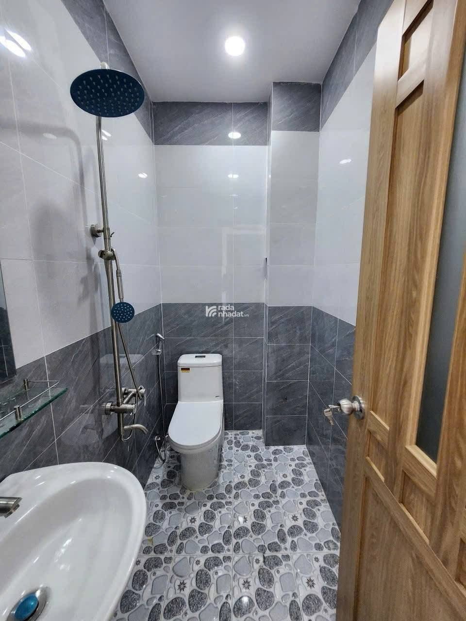 Bán nhà Đẹp - Tân Phú - Gần Đầm SEN- HXH- 4 Tầng
