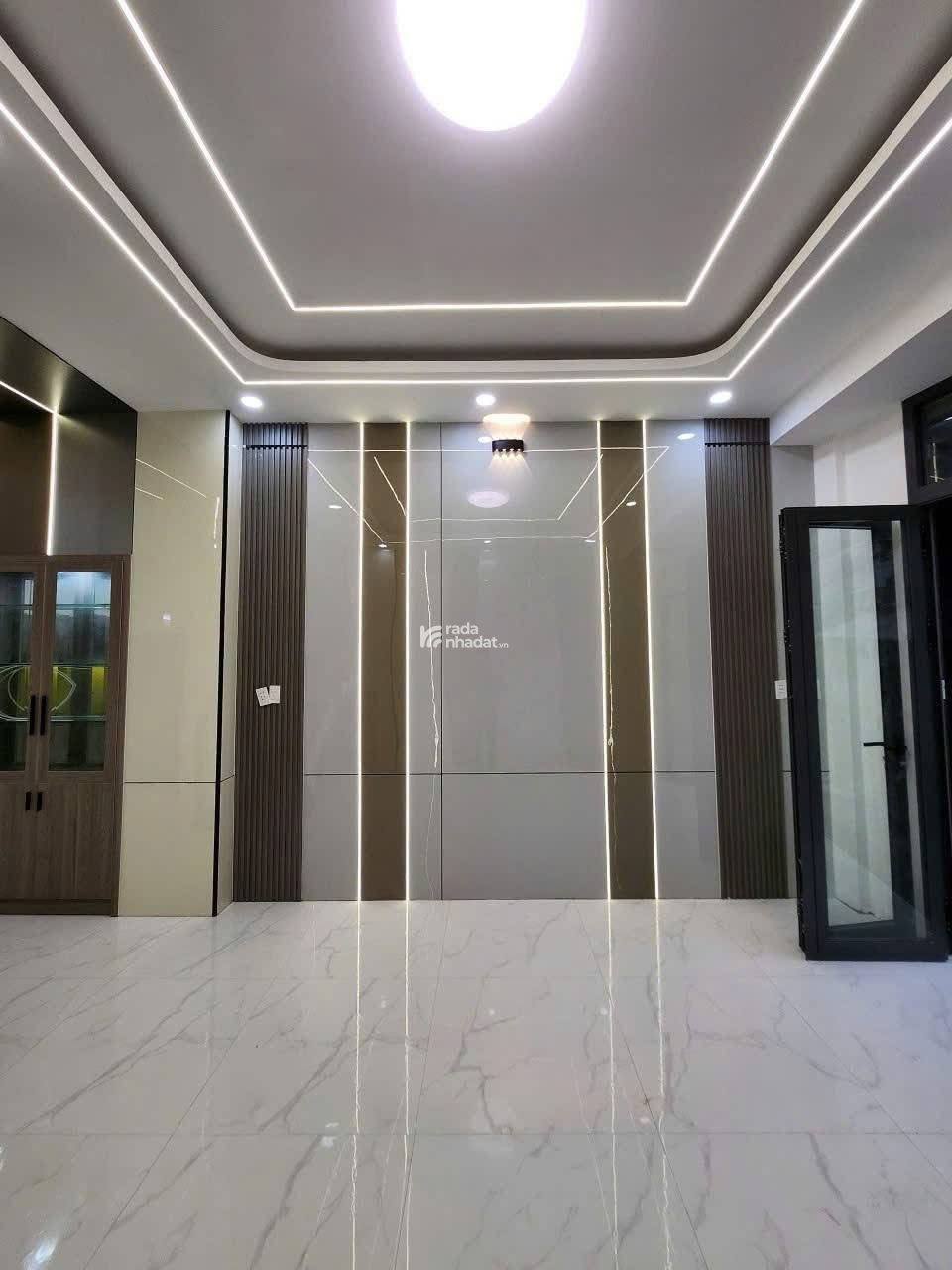 Bán nhà Đẹp - Tân Phú - Gần Đầm SEN- HXH- 4 Tầng