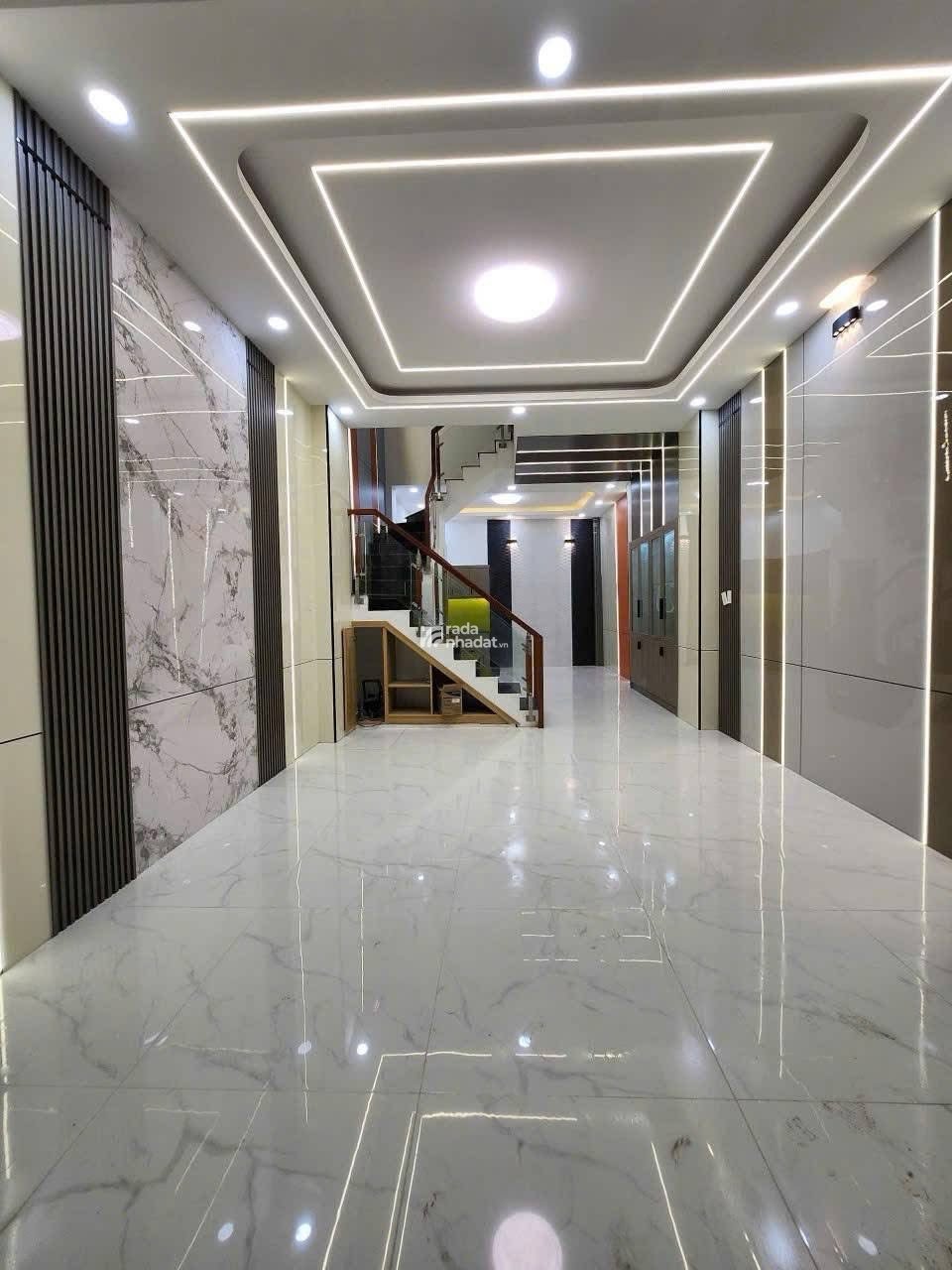 Bán nhà Đẹp - Tân Phú - Gần Đầm SEN- HXH- 4 Tầng