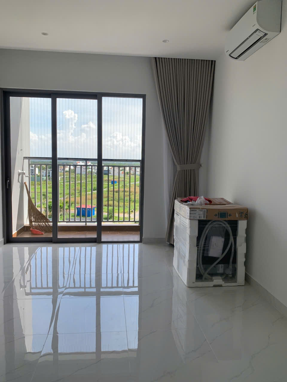 Cho thuê căn 1PN1WC - 12 triệu/tháng - Nội thất cơ bản Celesta Rise