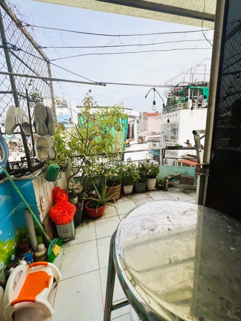 35M2 CMT8 HẺM THÔNG, 3 TẦNG, NỞ HẬU, 4ty5