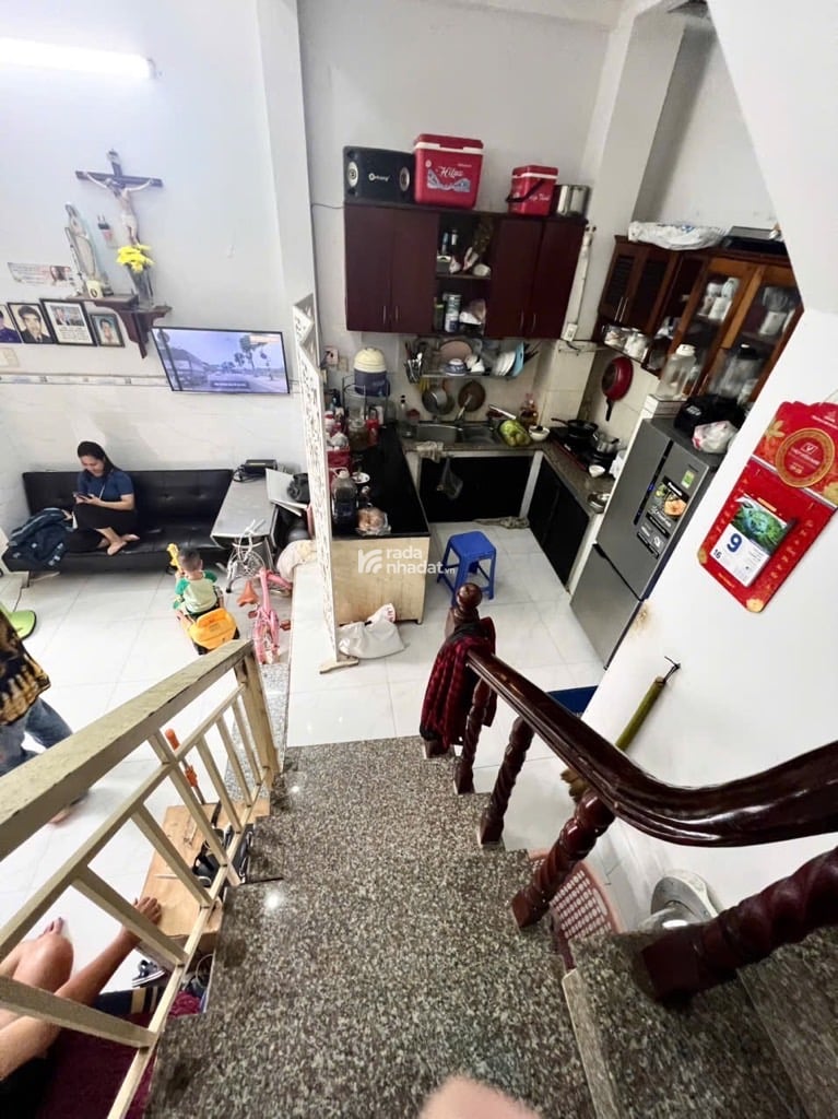 35M2 CMT8 HẺM THÔNG, 3 TẦNG, NỞ HẬU, 4ty5