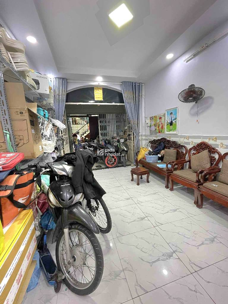 NGAY AEON MALL, HẺM XE HƠI LÊ ĐÌNH THÁM, TÂN PHÚ, 46M2 NGANG HIẾM CÓ. GIẢM 550TR CHỈ 4.5T TL TỐT
