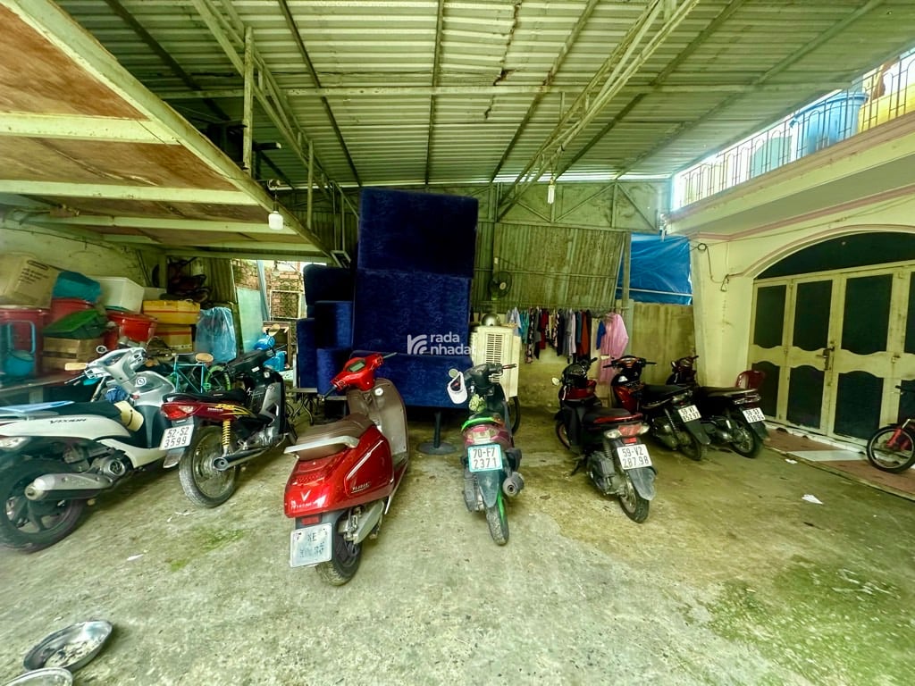 SÁT MT PHAN VĂN TRỊ, BÌNH THẠNH, 200M2 TIỆN XÂY MỚI. GIẢM 750TR CHỈ CÒN 19.5T TL 