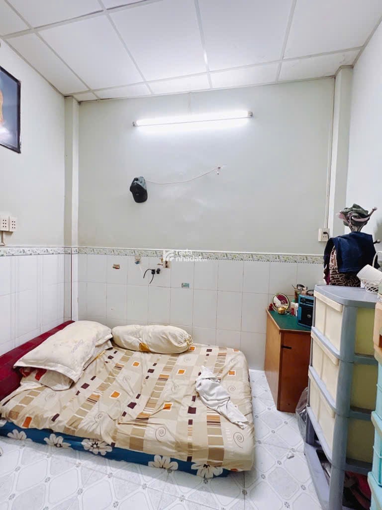 Nhà bán gần MẶT TIỀN Hoàng Diệu quận 4 GIÁ NHỈNH 1 TỶ cách TRUNG TÂM 2 PHÚT