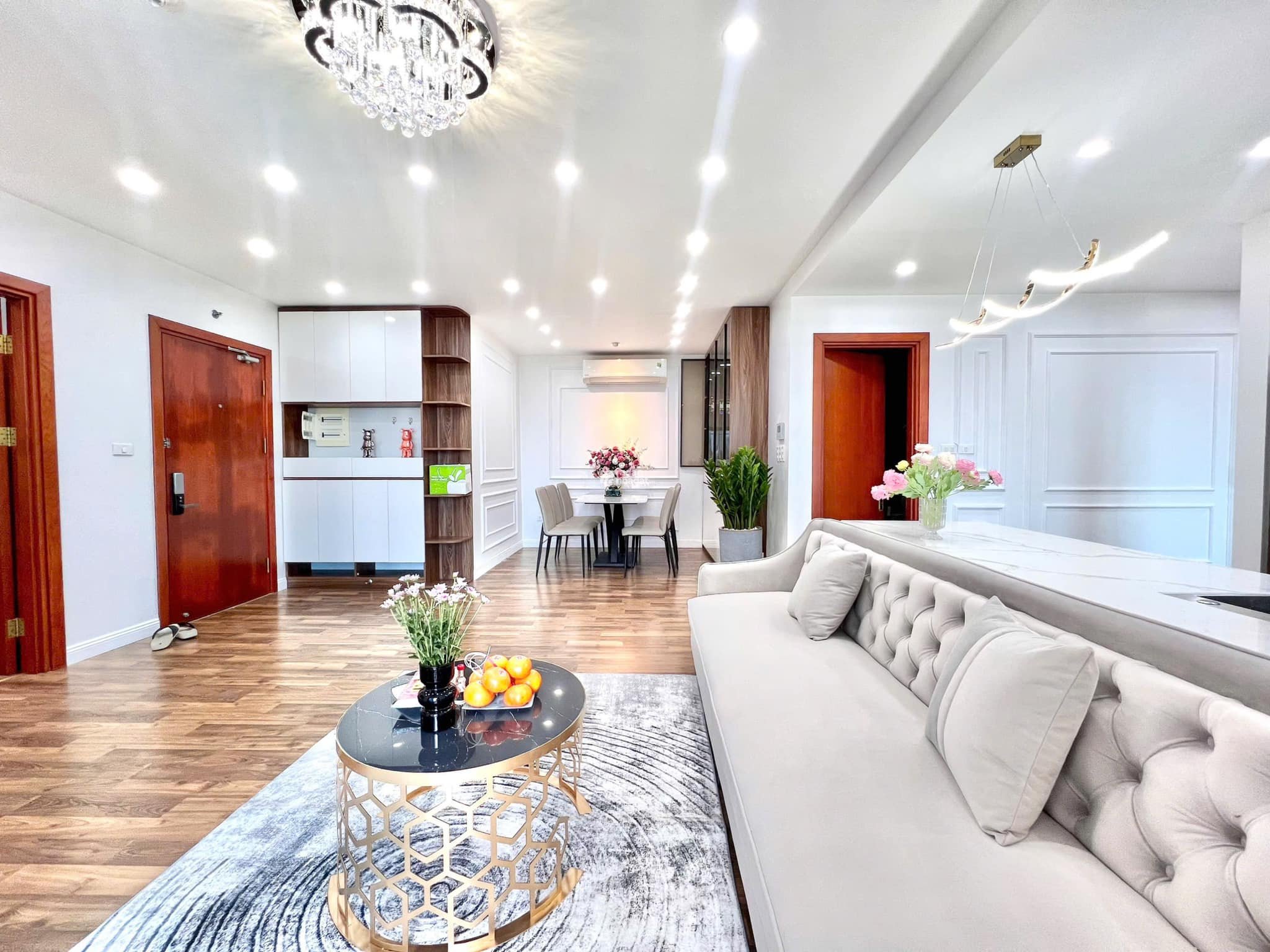 Chính chủ: Bán căn hộ 110m2, 3PN, đồ cơ bản chủ đầu tư tại Gold Tower, giá 8,2 tỷ. 0899.,511.,866