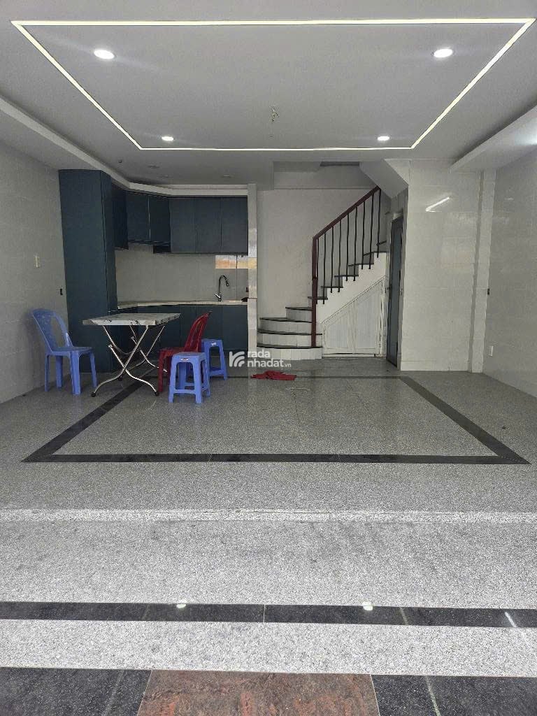 MẶT TIỀN VIP TÂN PHÚ - VỊ TRÍ CỰC ĐẸP - CHO THUÊ GIÁ CAO - KINH DOANH ĐA NGÀNH NGHỀ - CÓ LỀ ĐƯỜNG R
