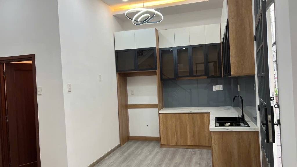 HXH Q10 - 4 TẦNG BTCT - SAU LƯNG CĂN MẶT TIỀN - 55M2 - NGANG 13M DÀI 4.5M -