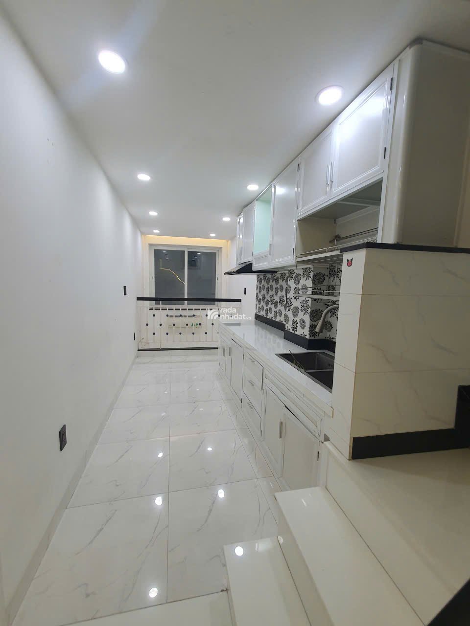 BÁN NHÀ HẺM NGÔ QUYỀN QUẬN 10 - 3.4 tỷ  