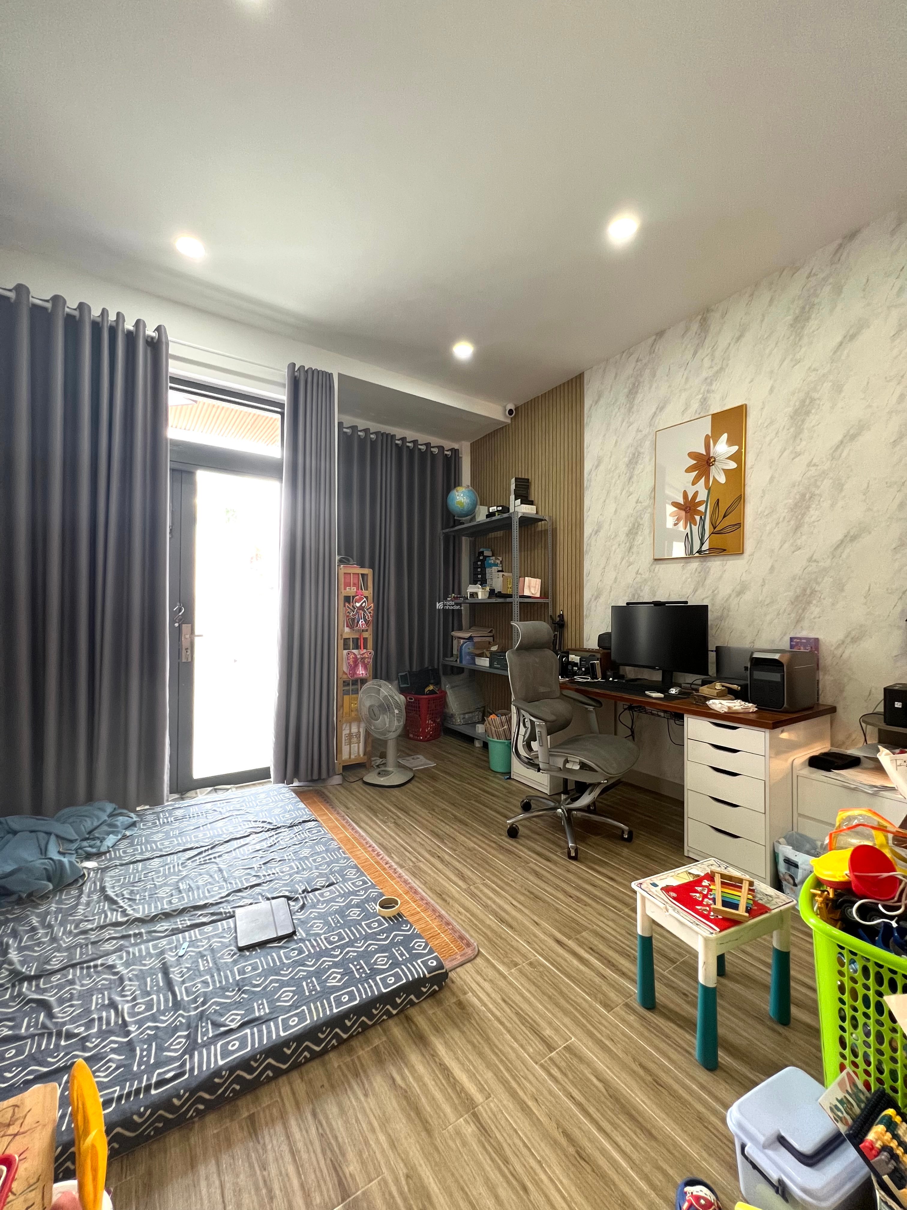 Nhà đẹp Chính chủ đang ở diện tích lớn giá siêu tốt can bán 