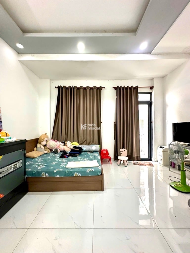 Hẻm Ba Gác Nhựa Ngay Khu Chợ Vãi Phú Thọ Hoà  - DT: 51,3M2 ( N4,5x12 ) 1 Trệt Lửng 1 lầu , 3PN
