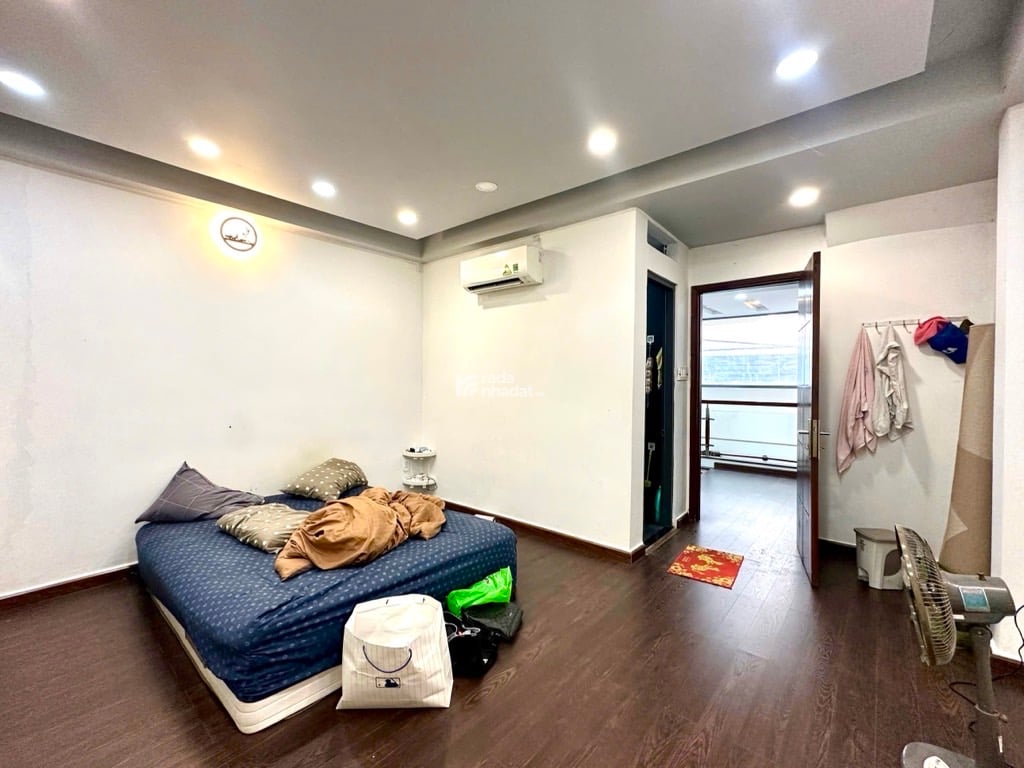Hẻm Ba Gác Nhựa Ngay Khu Chợ Vãi Phú Thọ Hoà  - DT: 51,3M2 ( N4,5x12 ) 1 Trệt Lửng 1 lầu , 3PN