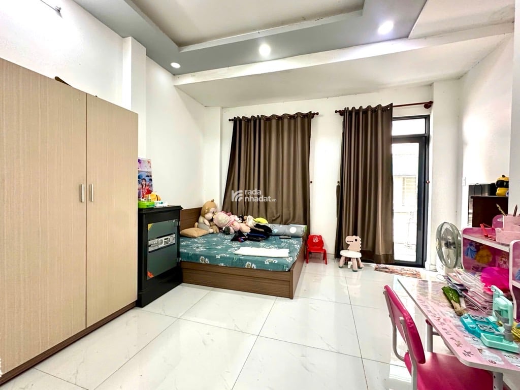Hẻm Ba Gác Nhựa Ngay Khu Chợ Vãi Phú Thọ Hoà  - DT: 51,3M2 ( N4,5x12 ) 1 Trệt Lửng 1 lầu , 3PN