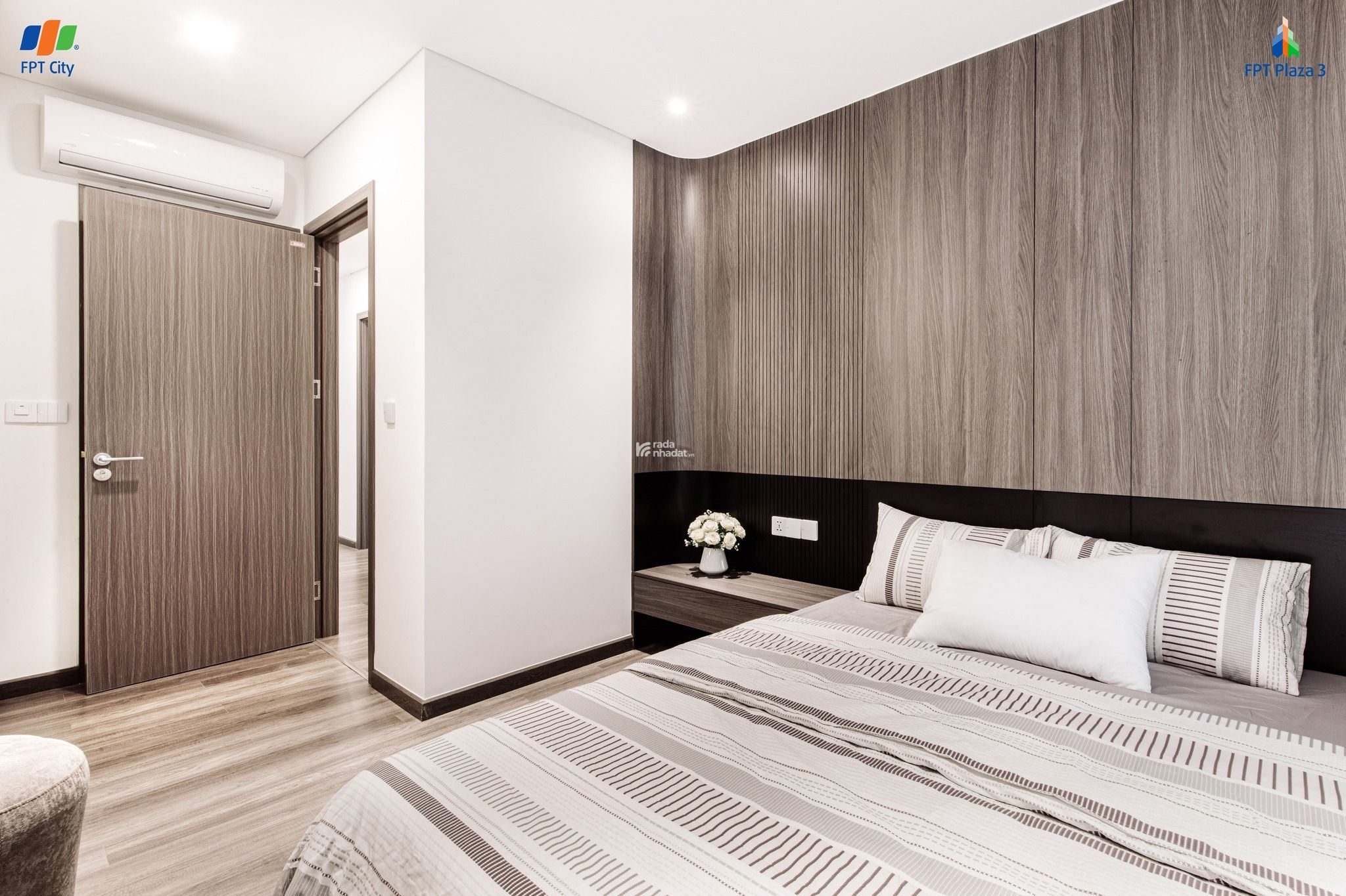 Bán Căn hộ 2PN view biển tại FPT Plaza 2, đầy đủ nội thất, dt 70m2, sổ hồng sẵn