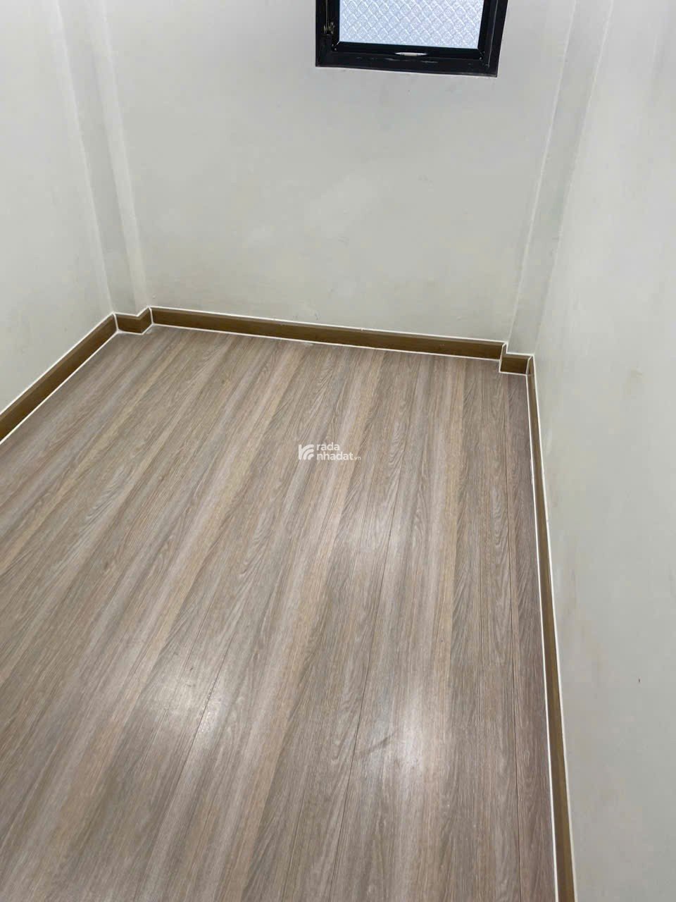 NHÀ NHỎ NỞ HẬU ĐƯỜNG VÕ VĂN KIỆT QUẬN 1