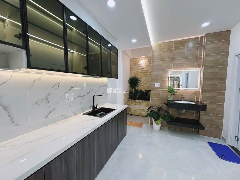 SÁT Q1. HẺM XE HƠI XÔ VIẾT NGHỆ TĨNH, BÌNH THẠNH, 63M2 MỚI Ở NGAY. GIẢM 350TR CHỈ 8.9T 