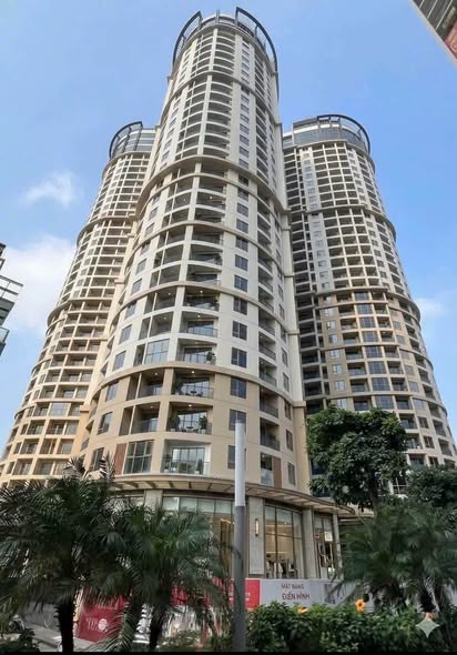 Bán căn hộ chung cư 102.5m2 The Queen 360 Giải Phóng, Hà Nội