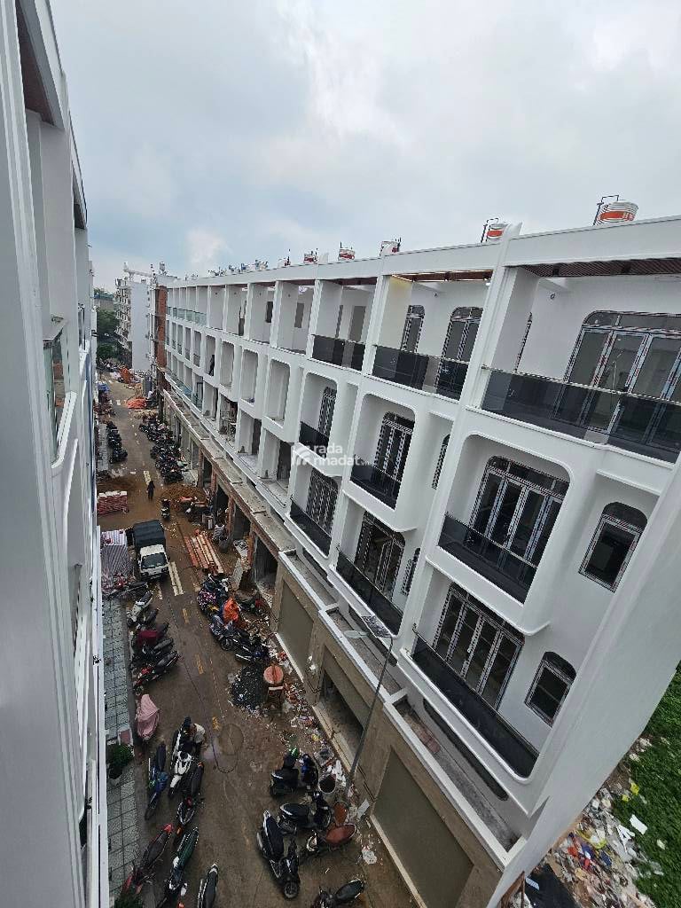 5 TẦNG-KHU PHÂN LÔ ĐỒNG BỘ - ĐƯỜNG SỐ 6 -BÌNH HƯNG HÒA B- BÌNH TÂN-DT: 4*23M- 7 TỶ 5