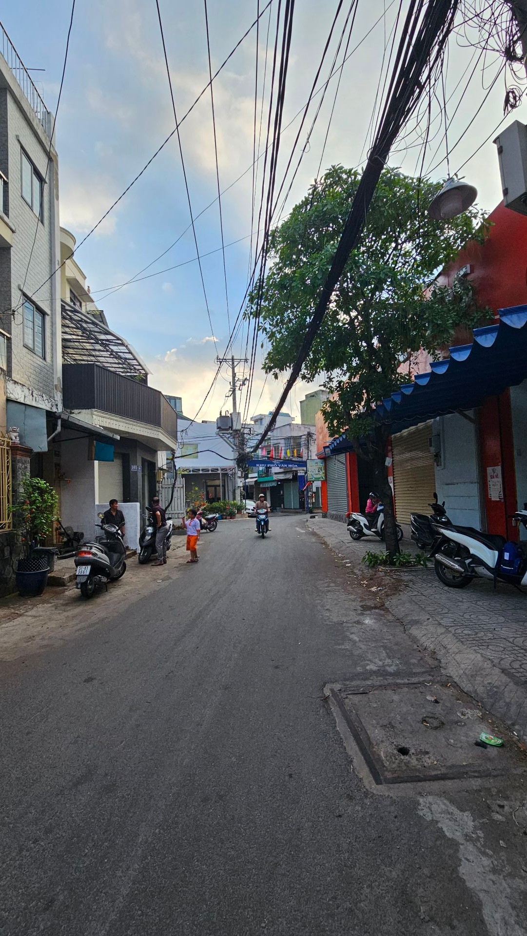 Mặt tiền Hoàng Xuân Nhị, 89m2, 4.2x20, 3PN, nhà cũ tiện cải tạo, Chỉ 8.5 tỷ TL