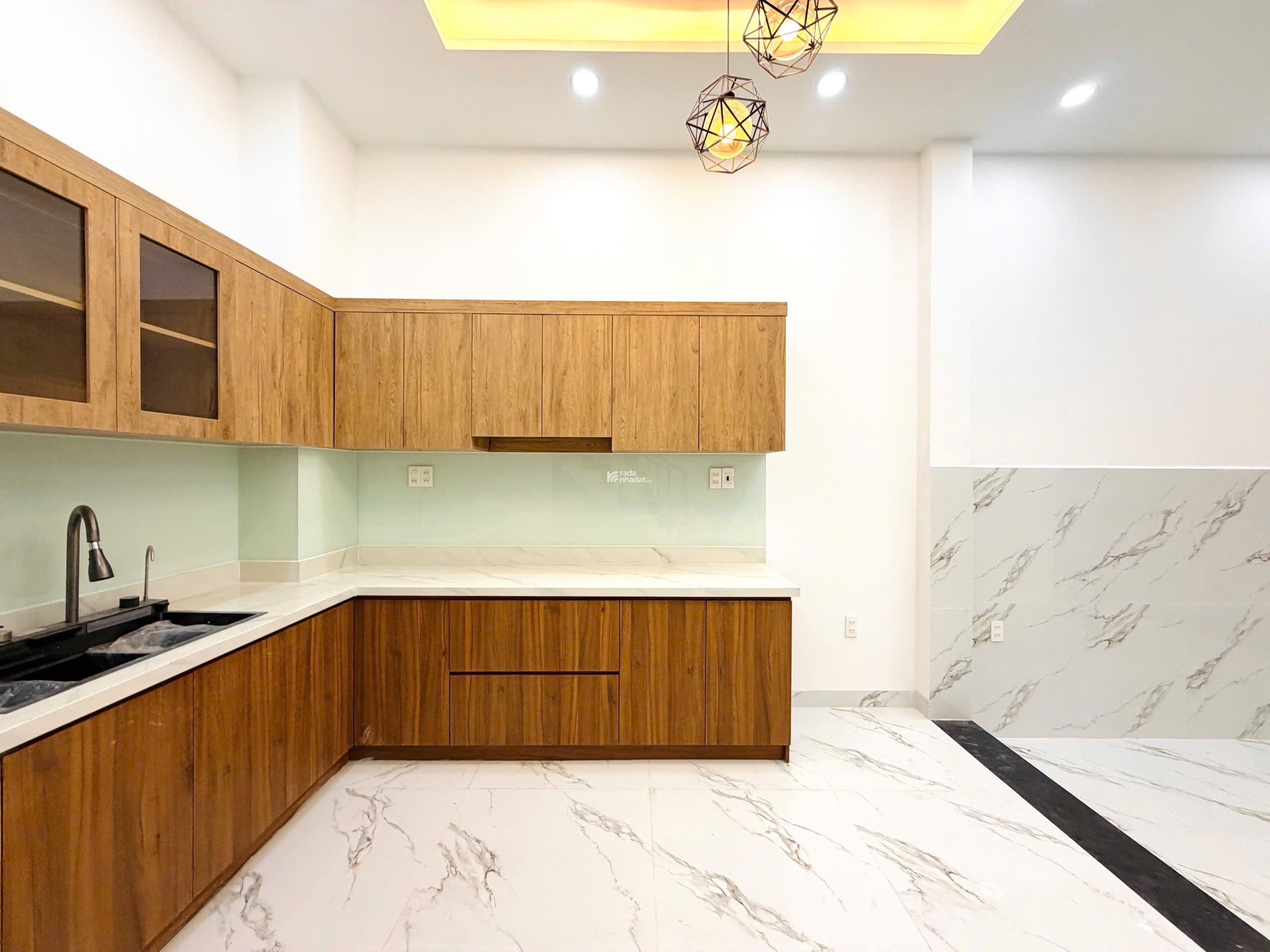 BÁN NHÀ BÌNH THẠNH MỚI XÂY GIÁ RẺ - HẺM TO, TẶNG NỘI THẤT - 5x8M 4 TẦNG -  GIÁ 7,5 TỶ CÒN BỚT