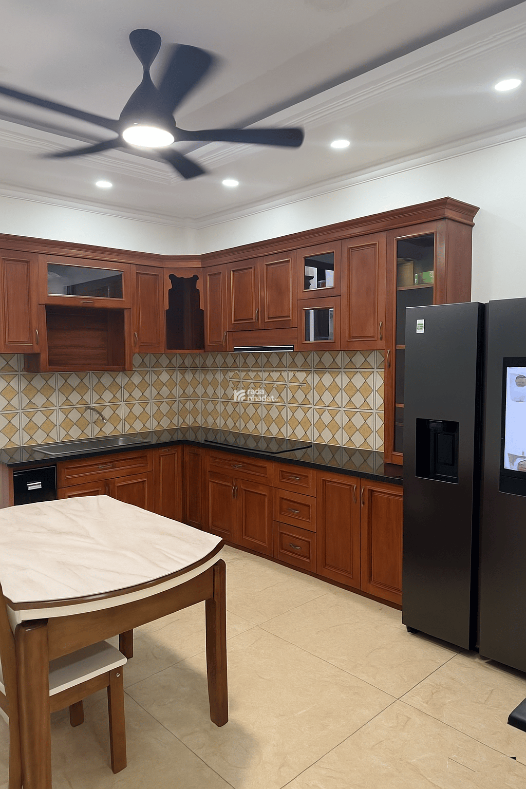 Cho thuê nhà nguyên căn mới xây ngay sát bên Gigamall PVĐ,Sân xe hơi, trệt 2 lầu, 4Pn, giá 23TR