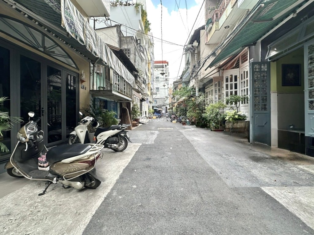 Trung tâm phường 12, Quận 3,   Hẻm nhựa 7m 5 tầng,78m2, 4,5m x 17m 13,5 tỷ thương lượng mạnh.