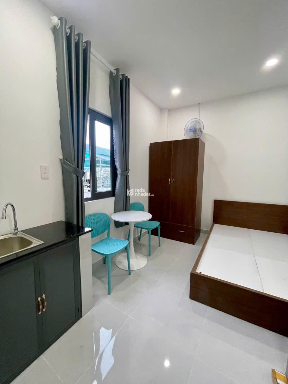 BÁN NHÀ Hẻm xe hơi , góc 3 mt hẻm , 7,4x13,6m 78m2, 5 tầng , thang máy , 