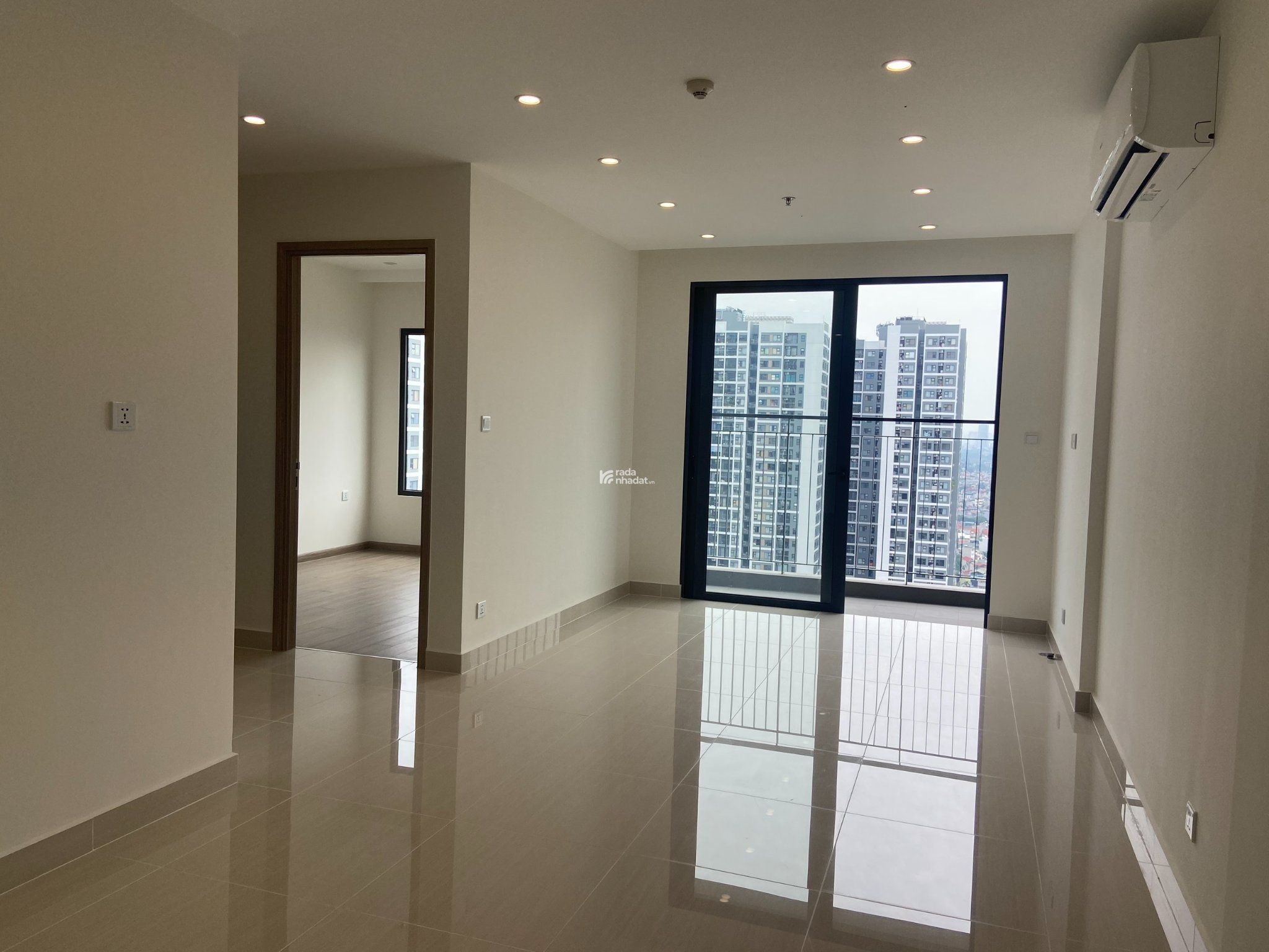 Chính chủ bán: 3PN - 82m2, 4.2 tỷ, Vinhomes Smart City (DT TT 75.7m2)