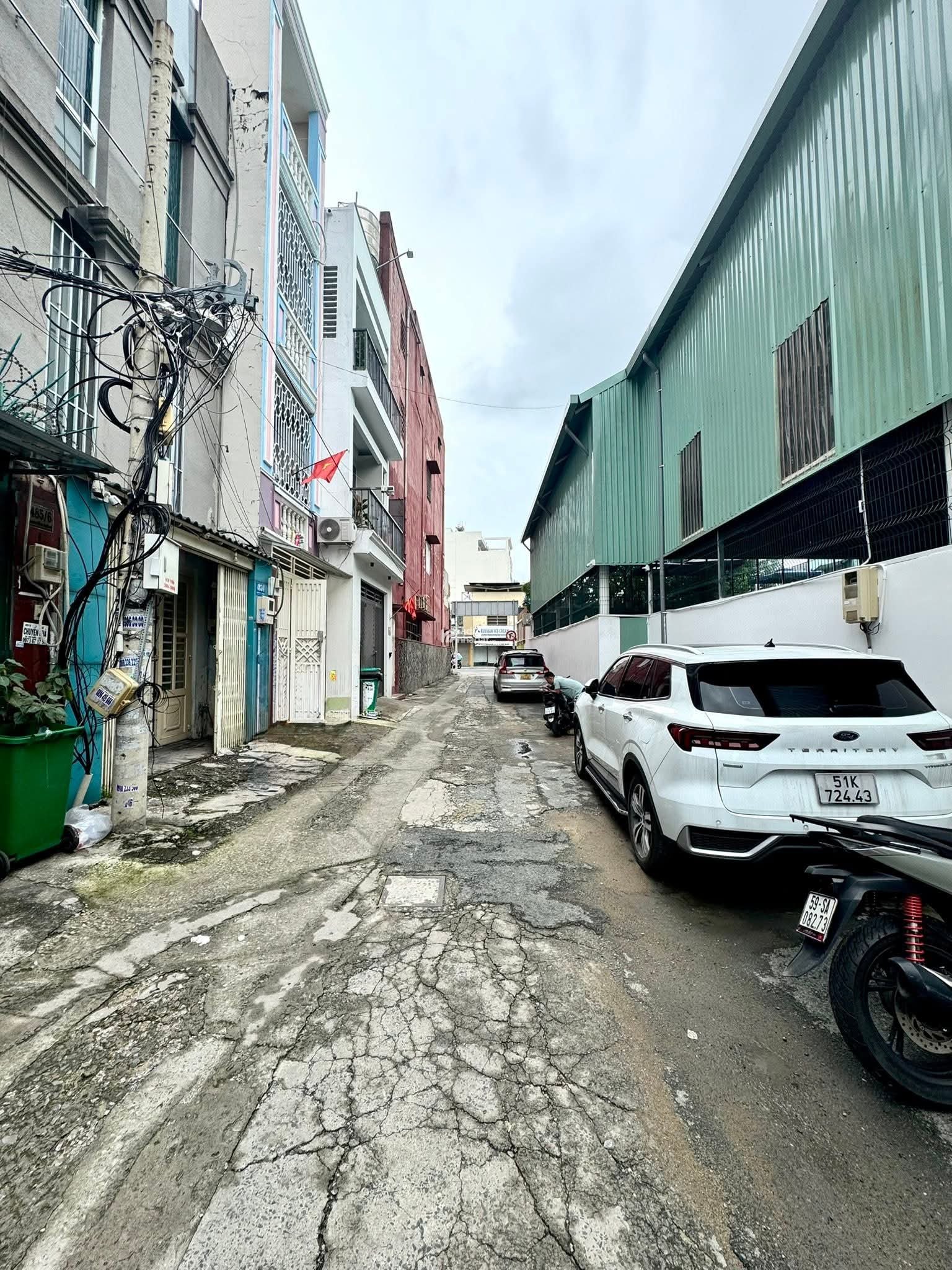 NHÀ NGUYỄN KIỆM 61m2 (415) HẺM OTO TRÁNH - SÁT MẶT TIỀN - GIÁ 11.7 TỶ