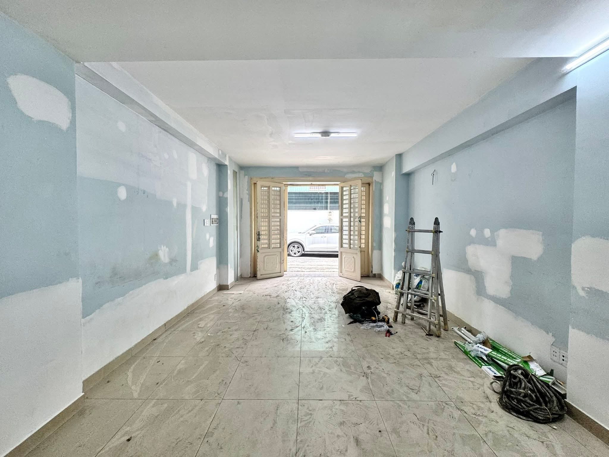 NHÀ NGUYỄN KIỆM 61m2 (415) HẺM OTO TRÁNH - SÁT MẶT TIỀN - GIÁ 11.7 TỶ