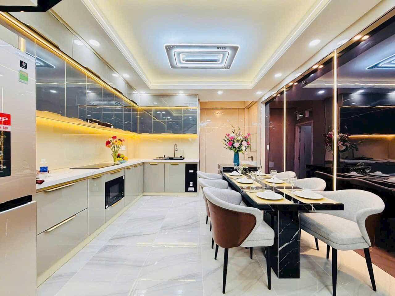 Bán nhà cực hot Nguyễn Trọng Tuyển, P2, Tân Bình, 3,55 tỷ, sổ riêng, tiện ích xung quanh đầy đủ