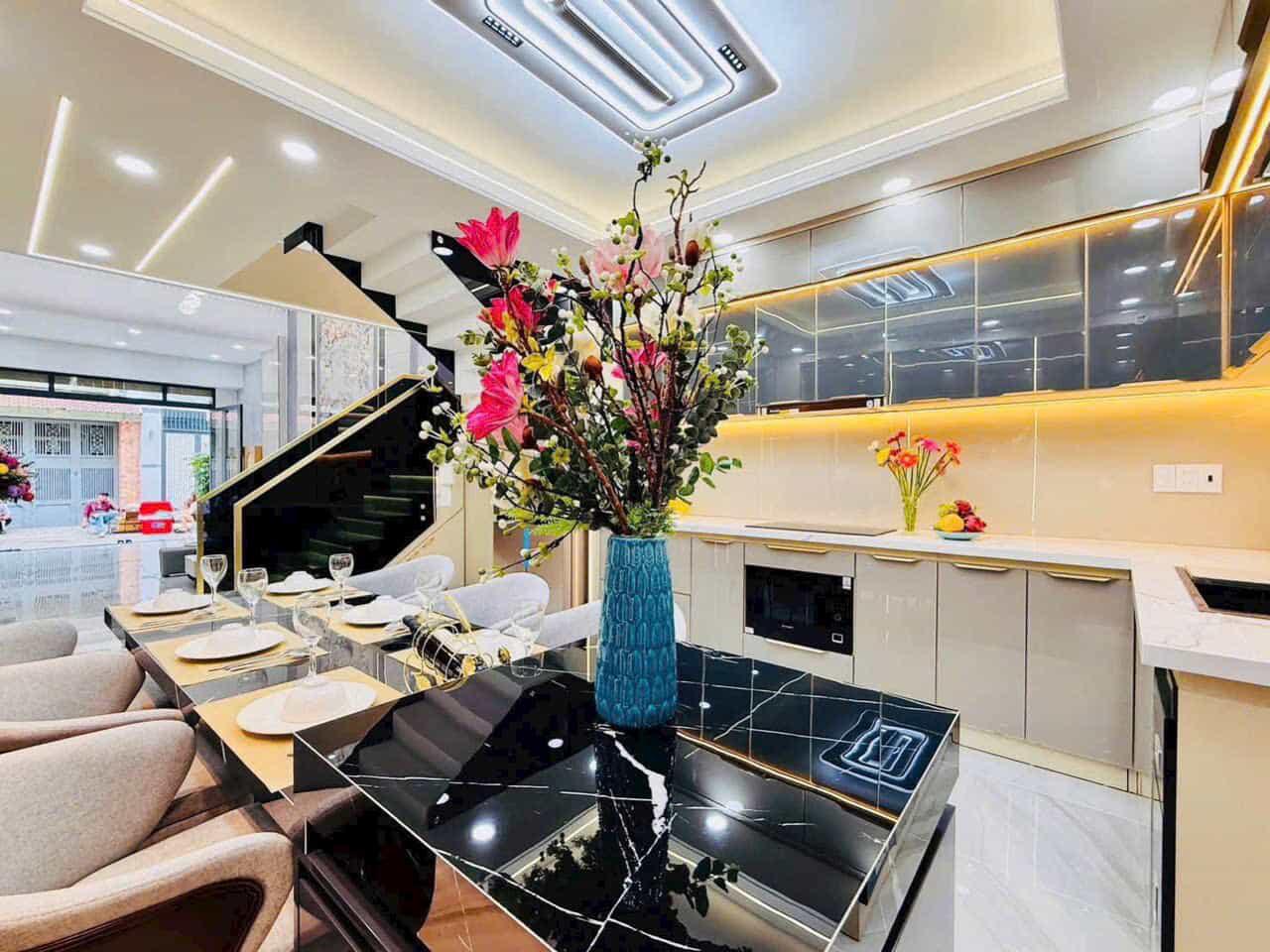 Bán nhà cực hot Nguyễn Trọng Tuyển, P2, Tân Bình, 3,55 tỷ, sổ riêng, tiện ích xung quanh đầy đủ