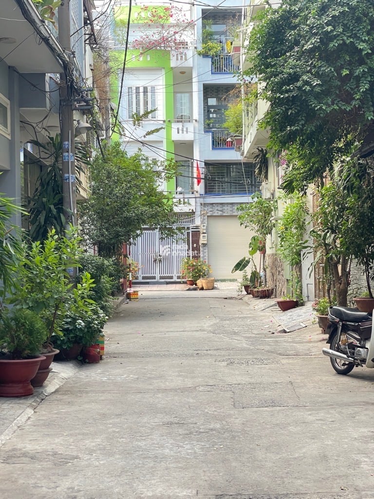 GIÁP LUỸ BÁN BÍCH - HẺM XE HƠI - 2 TẦNG - 4PN - 70M NGANG 6 CHỈ 7.X TỶ