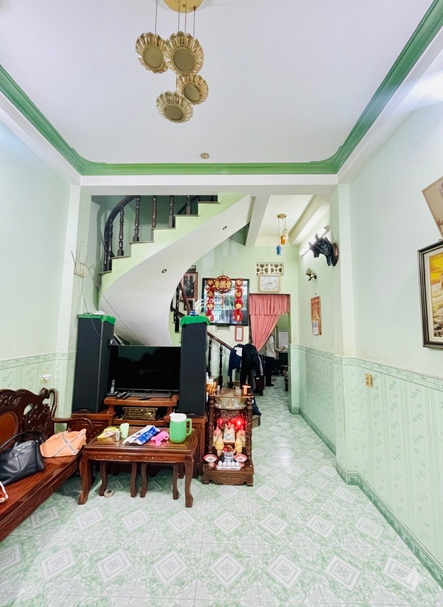 GIÁP LUỸ BÁN BÍCH - HẺM XE HƠI - 2 TẦNG - 4PN - 70M NGANG 6 CHỈ 7.X TỶ