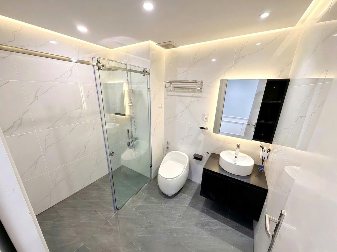 2PN 2wc  Sunrise City view , 76 m2, 17 trđ/tháng
