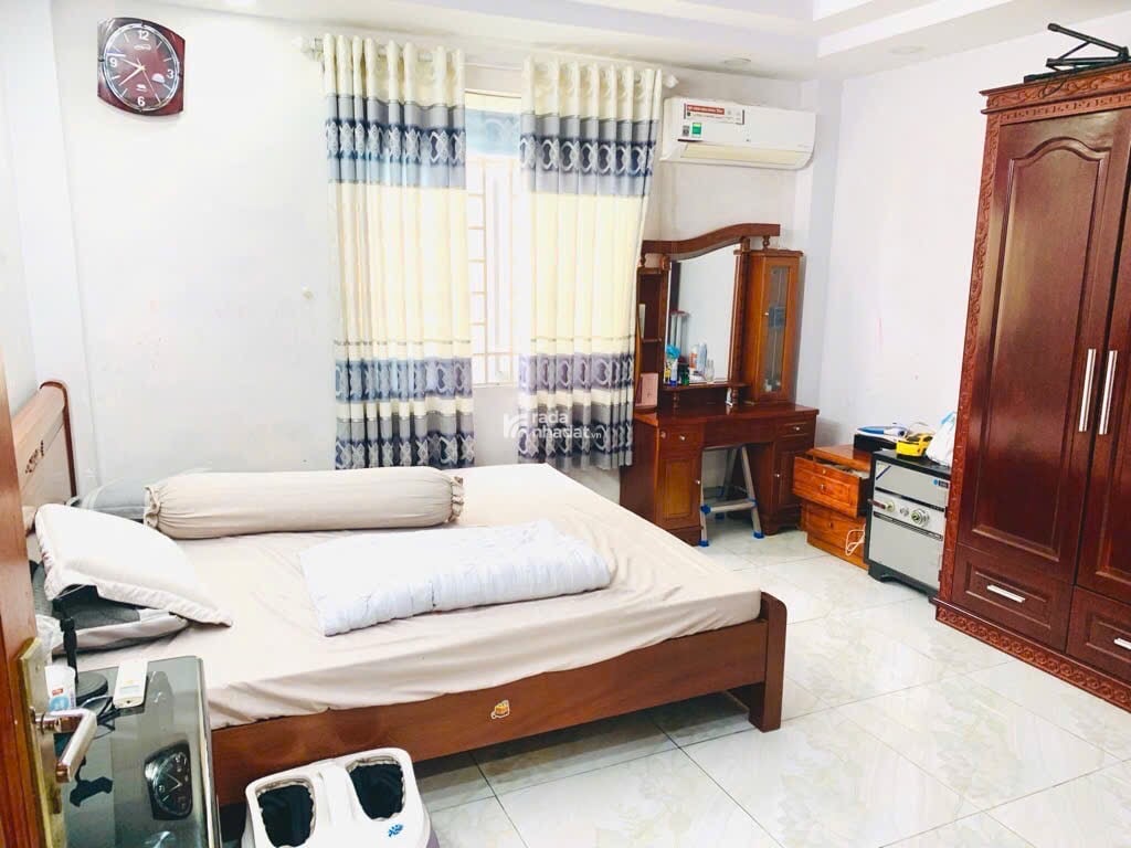 Q. Bình Tân 4Tầng Mới Lung Linh, 145m2 Ngang 8m Vuông A4. Oto Vô Nhà