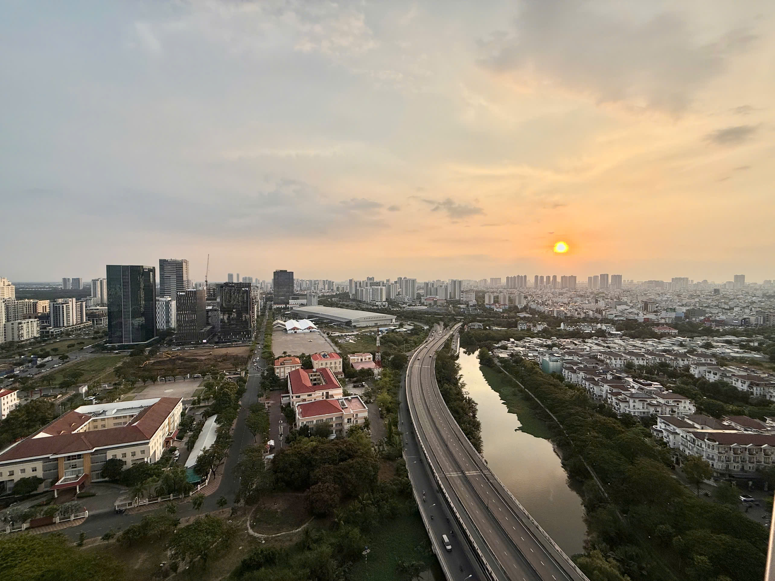 CHO THUÊ CÁN HỘ THE INFINITY - RIVIERA POINT - 3 PHÒNG NGỦ - NHÀ MỚI 100% FULL NỘI THẤT