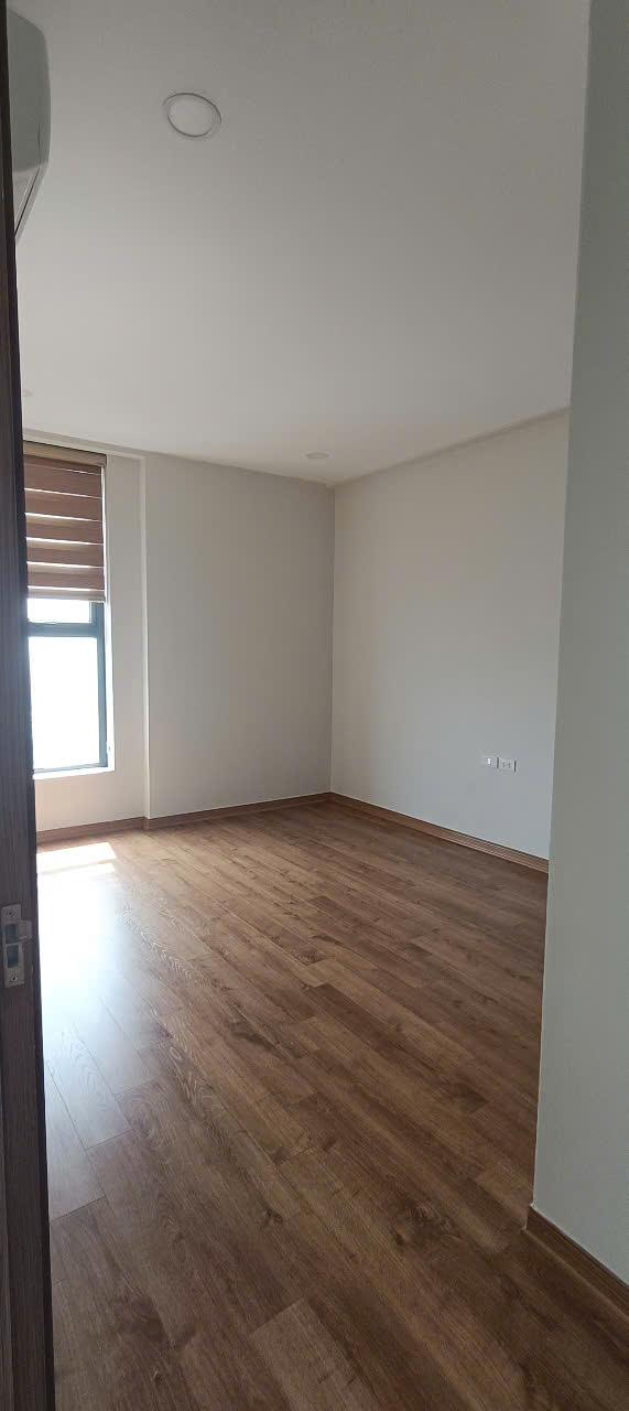 bán căn rose town 93 căn góc 3 ngủ 2wc đồ cơ bản căn áp mái giá 6.2 ty