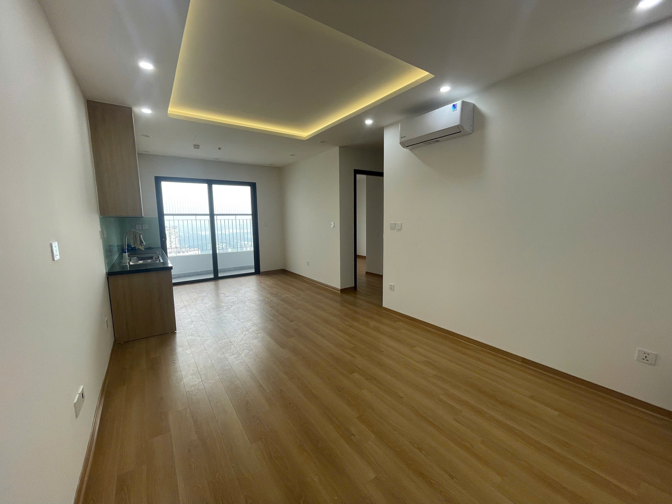 bán căn rose town 93 căn góc 3 ngủ 2wc đồ cơ bản căn áp mái giá 6.2 ty