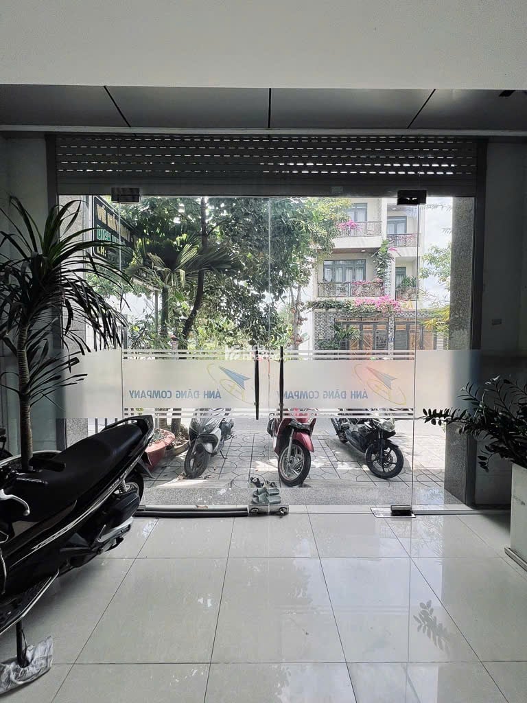 " NHÀ BÁN PHỐ ĐẸP  - ĐƯỜNG 135, THỦ ĐỨC. Giá nhỉnh : 9,x tỷ(TL).Diện tích: (5 x 17) (83m2