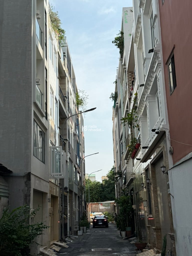 SIÊU PHẨM TÂN BÌNH KHU PHÂN LÔ - KẾ BÊN Q10, Q11 - 5 TẦNG - 2 XE HƠI NGỦ TRONG NHÀ 