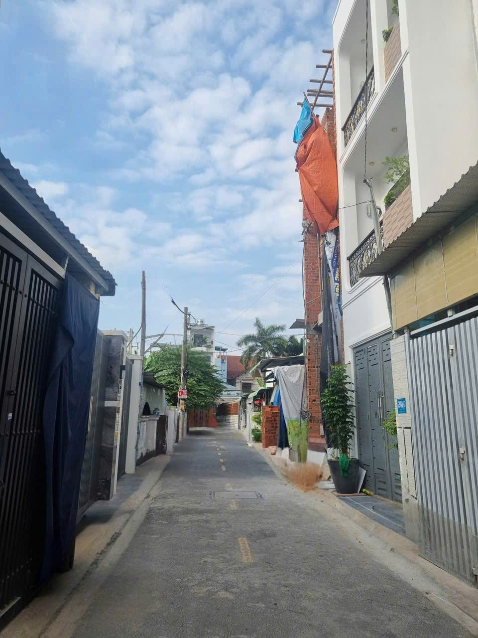 CHỈ 4.79 TỶ CÓ NGAY LÔ GÓC HẺM XE HƠI KHU NHÀ LẦU VIP - HT CITY