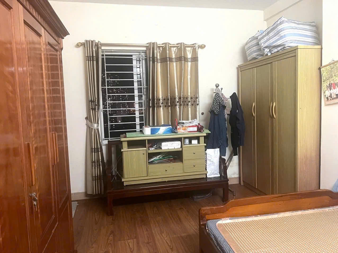 CHỈ NHỈNH 4 TỶ . SỞ HỮU CĂN 2 NGỦ TẠI TRUNG TÂM HÀ ĐÔNG