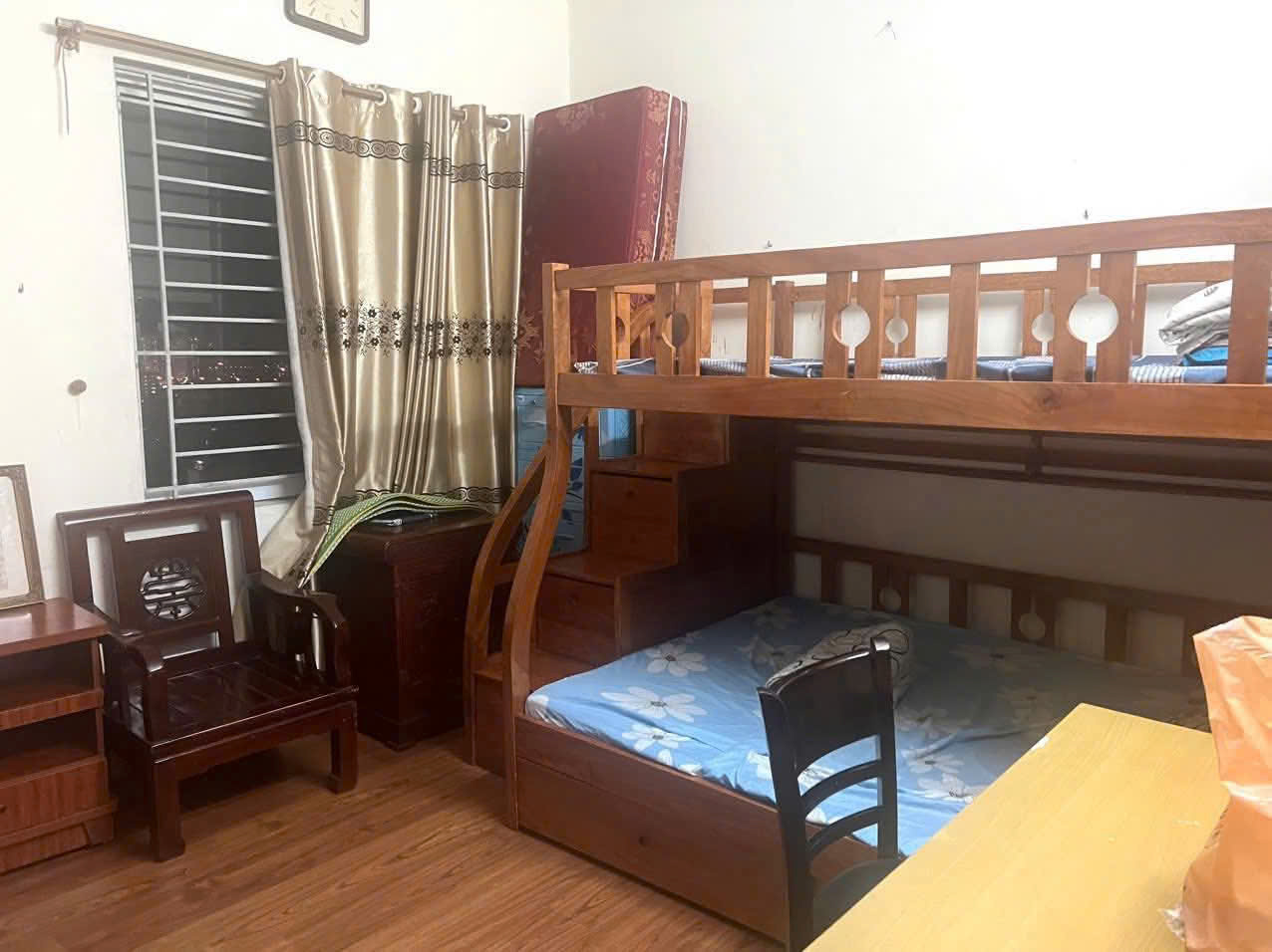 CHỈ NHỈNH 4 TỶ . SỞ HỮU CĂN 2 NGỦ TẠI TRUNG TÂM HÀ ĐÔNG