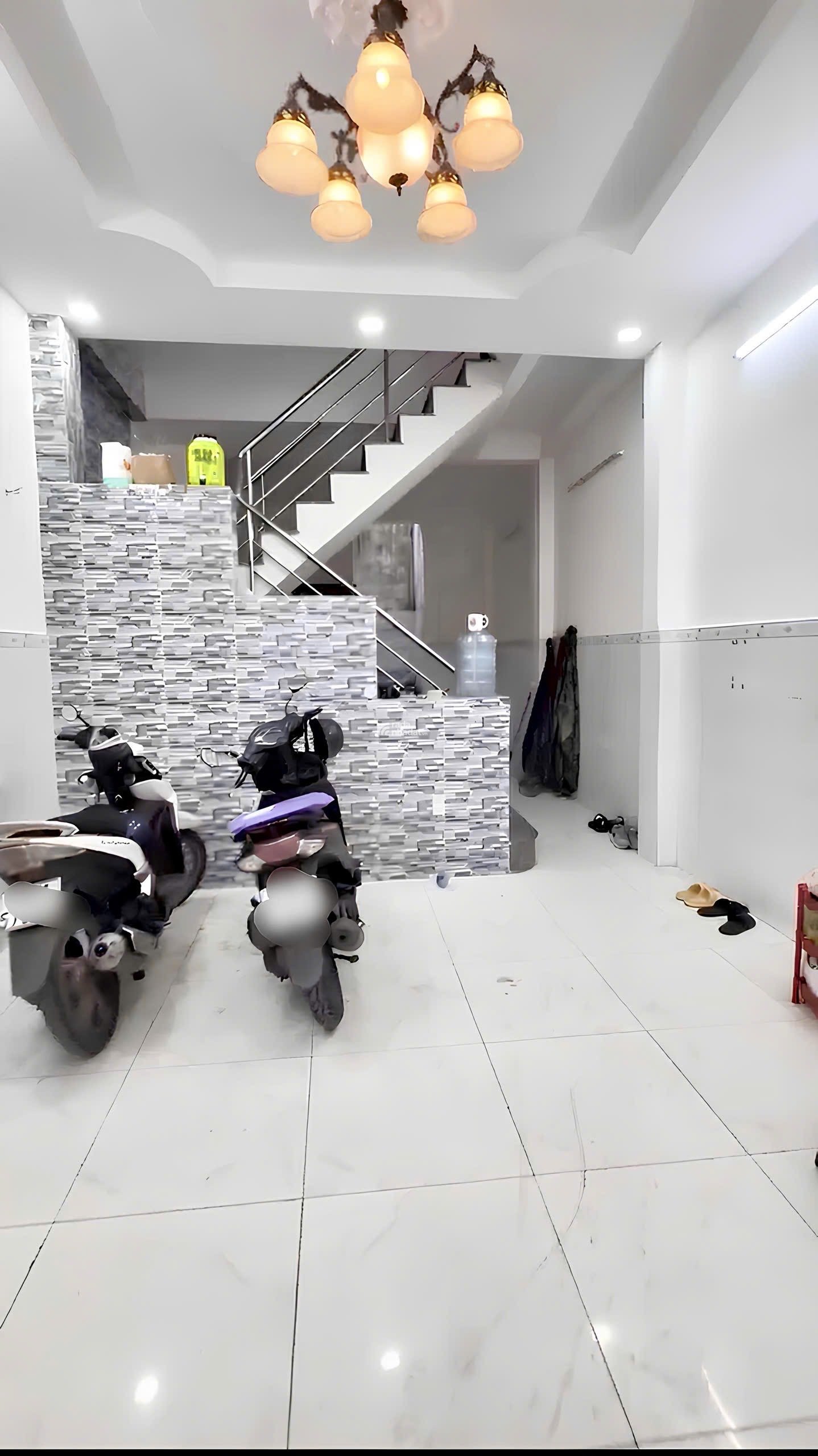 Nhà Đúc 3 Tầng - DT: 4x12 (48m2) - Hạ 1OOTr - Ngay Tân Sơn Nhì -- chỉ 4,x ty