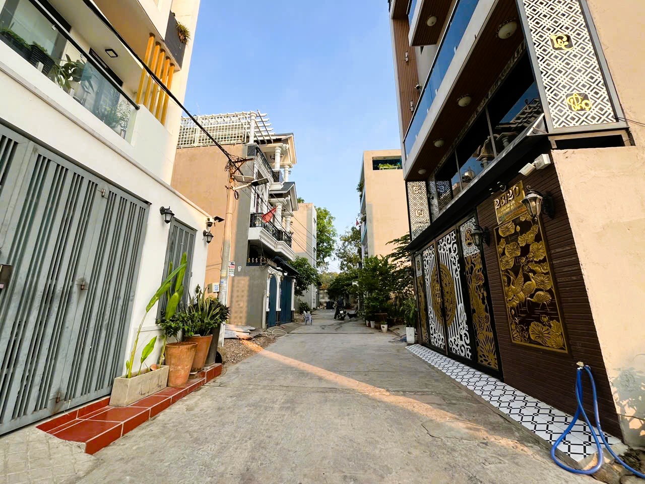 NHÀ ĐẸP NHƯ BIỆT THỰ 3 TẦNG, NGANG 5.45M BỀ THẾ, XE HƠI NGỦ TRONG NHÀ, Ở NGAY, CHỈ 8.1 TỶ